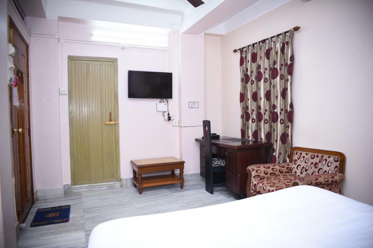 Spot On 37646 Hotel Centre Palace Силчар Екстериор снимка
