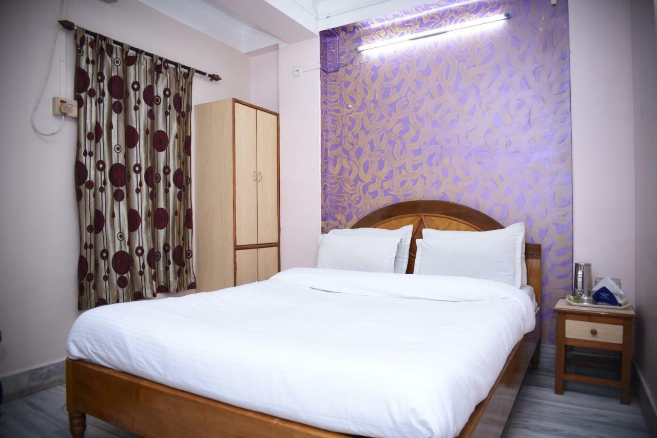 Spot On 37646 Hotel Centre Palace Силчар Екстериор снимка