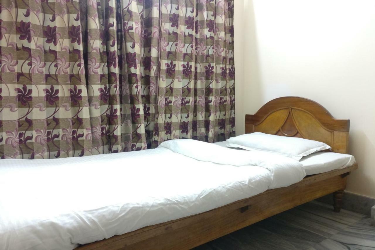 Spot On 37646 Hotel Centre Palace Силчар Екстериор снимка