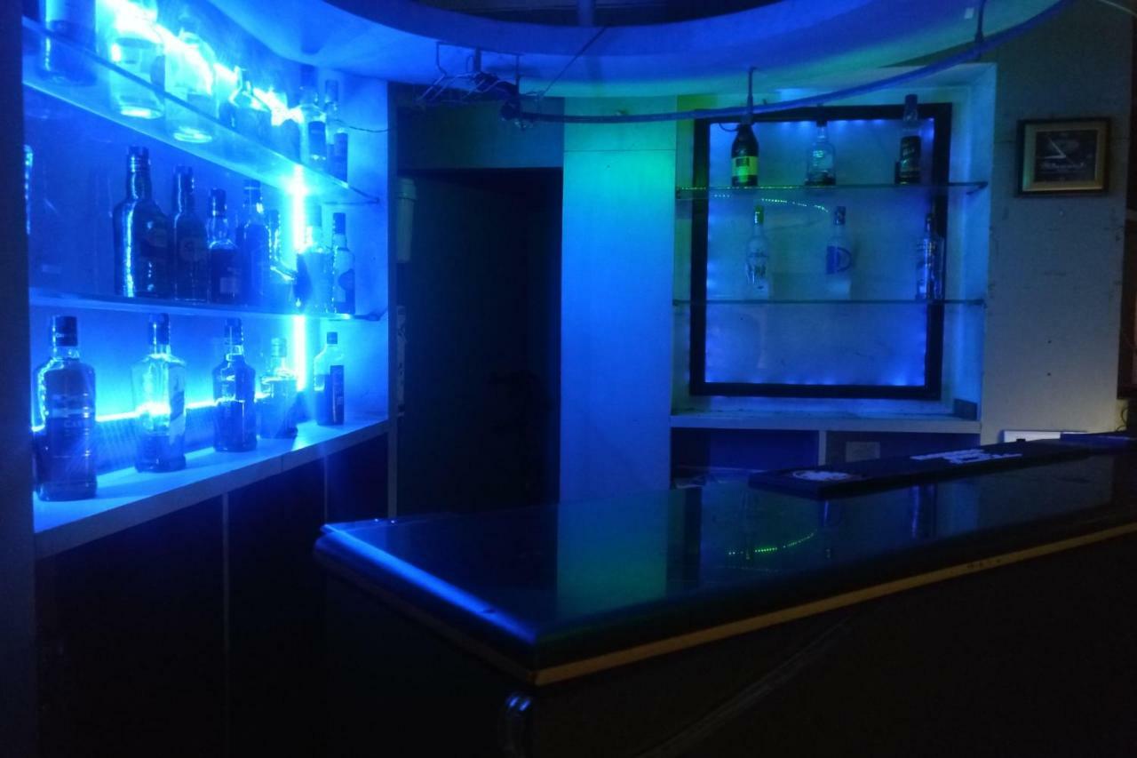 Spot On 37646 Hotel Centre Palace Силчар Екстериор снимка