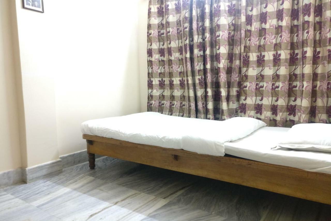 Spot On 37646 Hotel Centre Palace Силчар Екстериор снимка