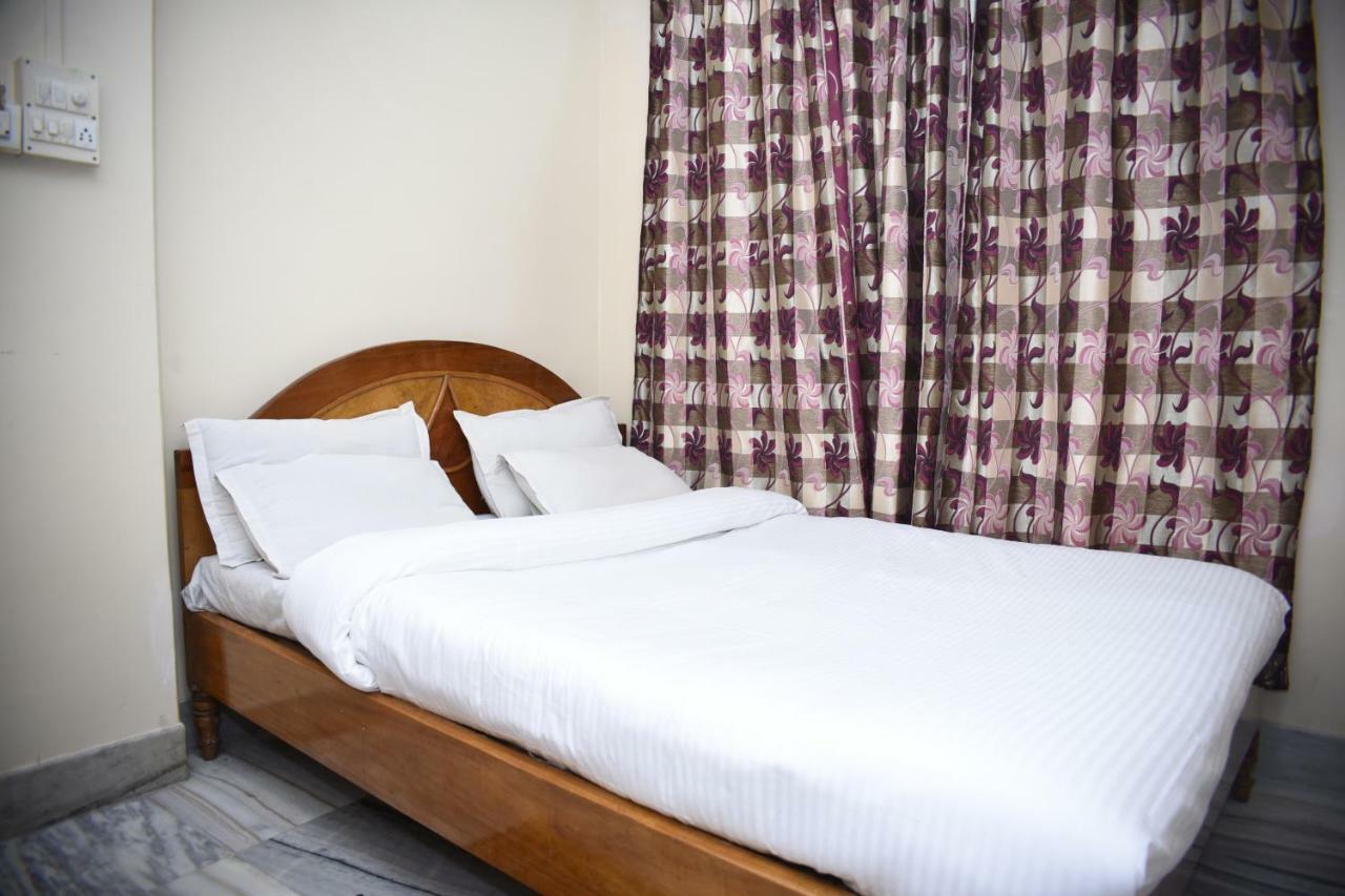Spot On 37646 Hotel Centre Palace Силчар Екстериор снимка